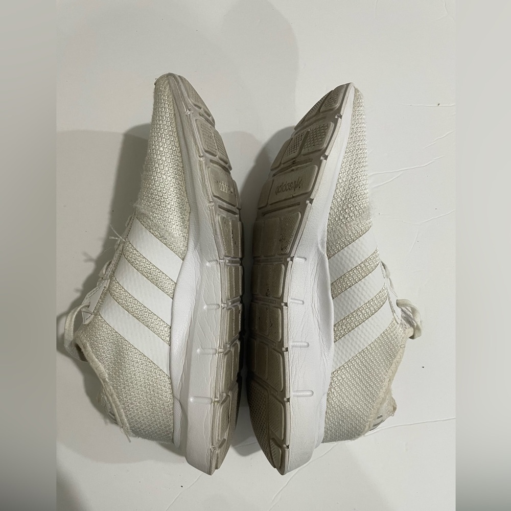 Adidas kids swift run sneakers